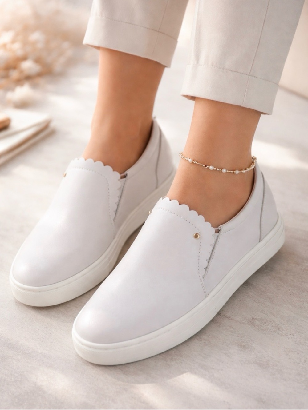 kate spade White Scalloped Slip-On Sneakers size 9.5B